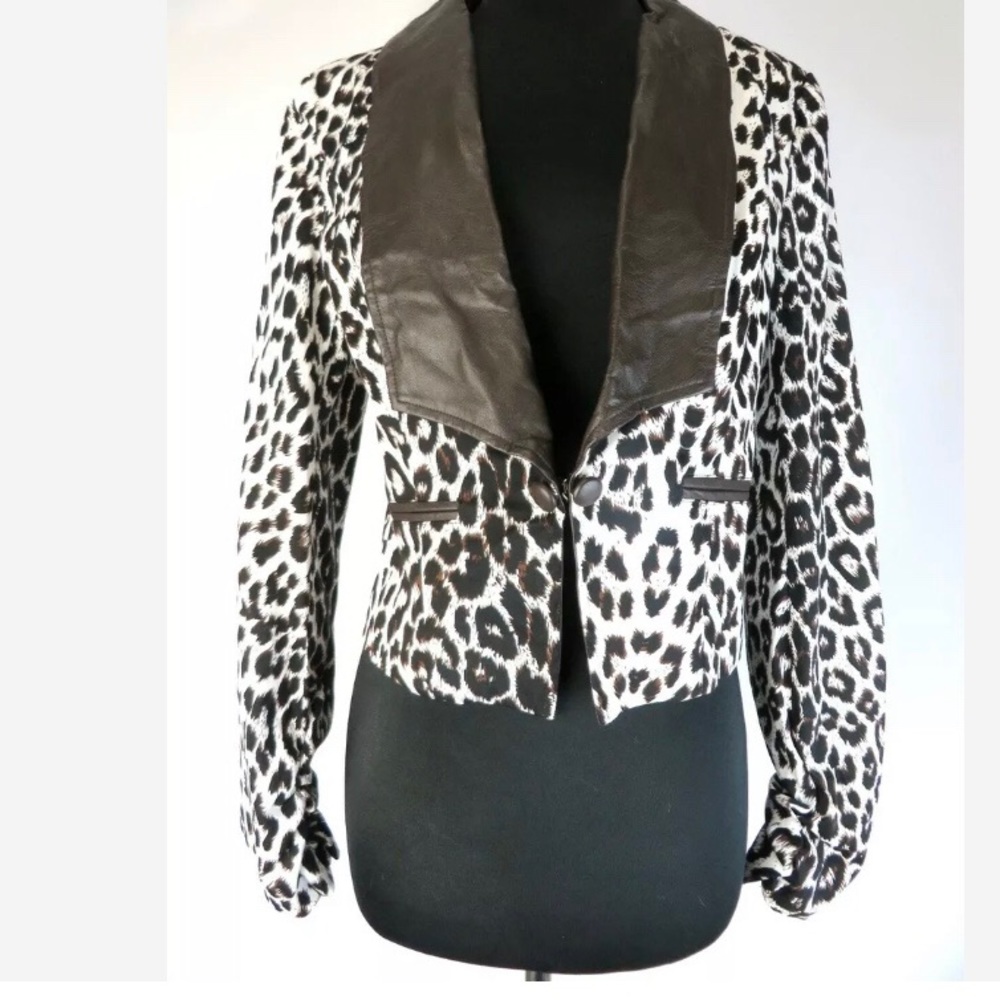 NWT DARAM LEPORD PRINT BLAZER